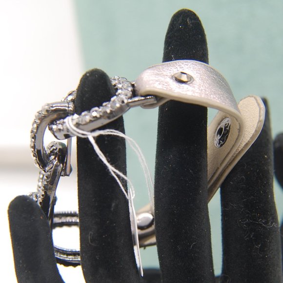 NWOT Bracelet and Earrings Set, Beautiful Pair - Picture 9 of 11